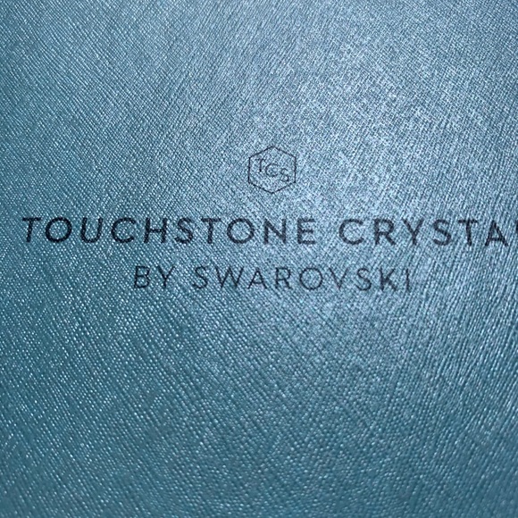 New from Touchstone Crystal “Flip Flop Necklace” - Picture 6 of 6